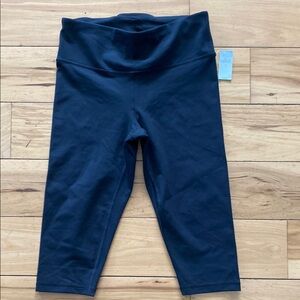 NWT GAP Black Cropped Leggings with Wide Waistband and Stretchy Fit